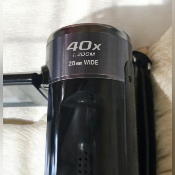 SoldPanasonic HDC-TM90 (16 GB) HD Camcorder With Original Charger Batt Excellent - Picture 10 of 16